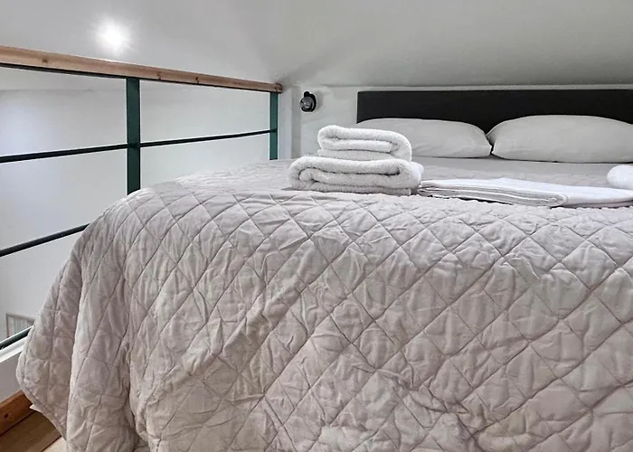 κομψό πέτρινο για ζευγάρια - Iv 하니아